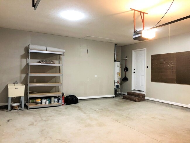 Building Photo - 122 Goudy Ct