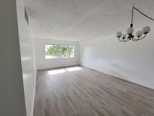 Building Photo - 14850 Naranja Lakes Blvd