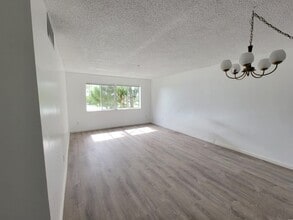 Building Photo - 14850 Naranja Lakes Blvd