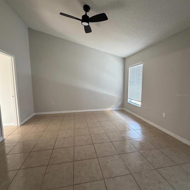 Building Photo - 535 Rollins Dr