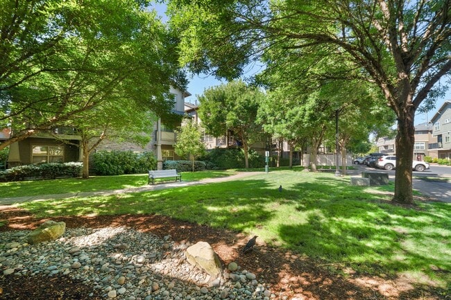 Building Photo - 648 NE Newstead Ln