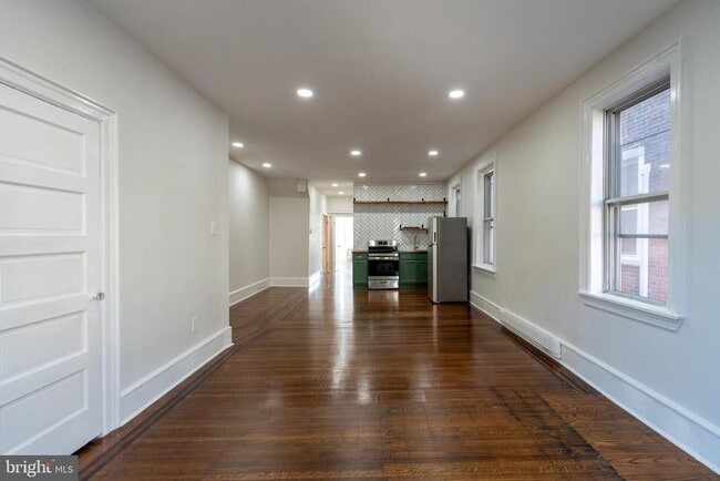 Building Photo - 5003 Pine St