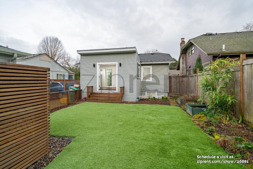 Building Photo - 3713 NE 15th Ave