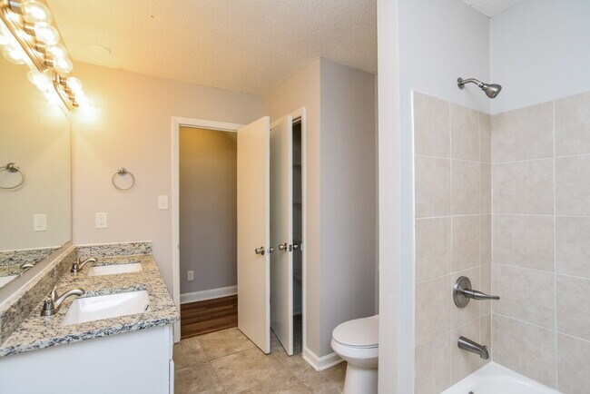 Building Photo - 365 Clover Hitch Dr