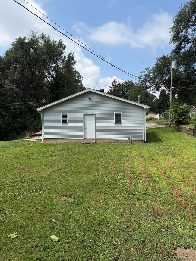 Building Photo - 1323 N 3rd St