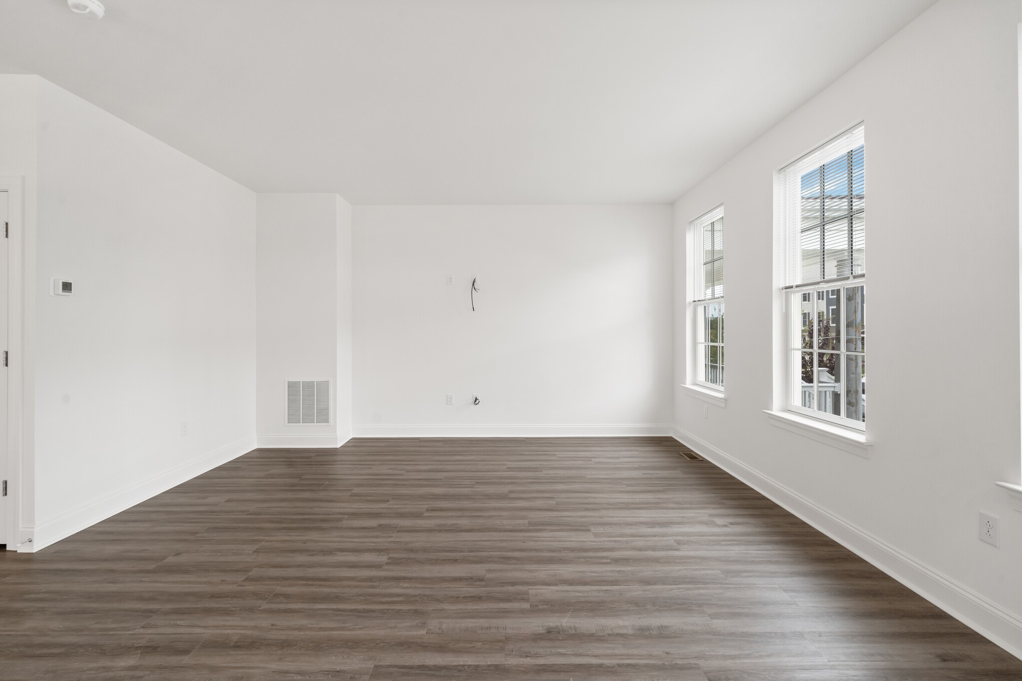 Building Photo - 851 Mapleton Ave