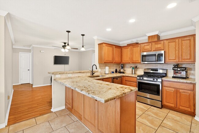 Building Photo - 1308 Roanoke Ct