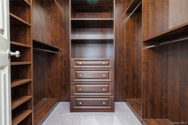 Building Photo - 277 W Broadway