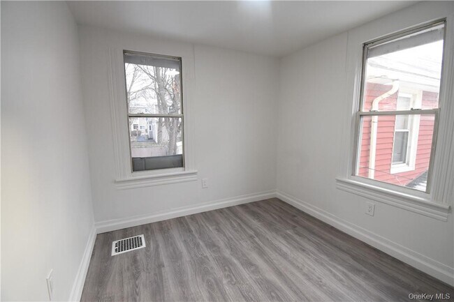 Building Photo - 23 Wawayanda Ave