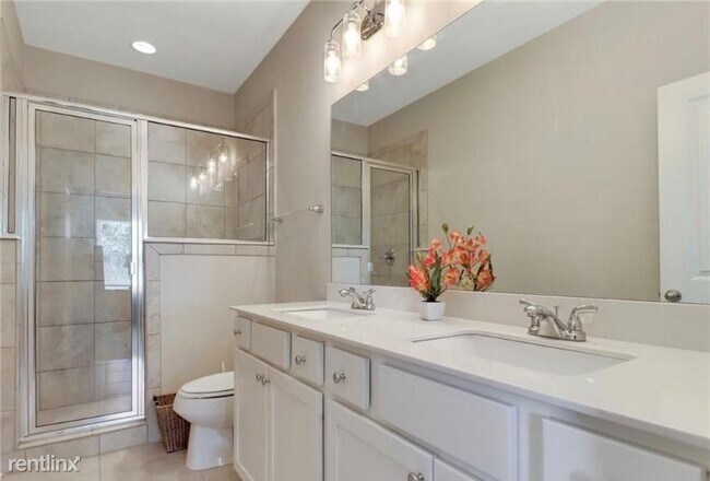 Building Photo - 3 br, 2.5 bath Townhome - 244 Lake Lily Dr