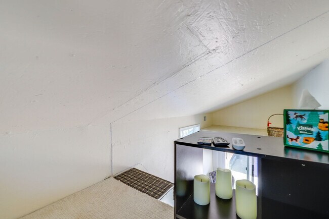 Building Photo - 445 Hansen Ln