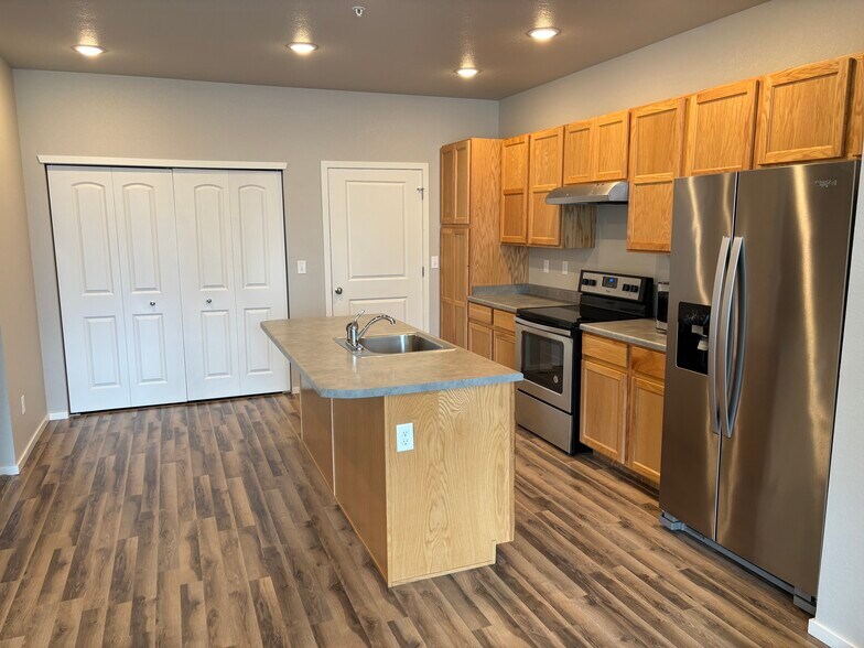 Building Photo - 2940 Kincaid Dr