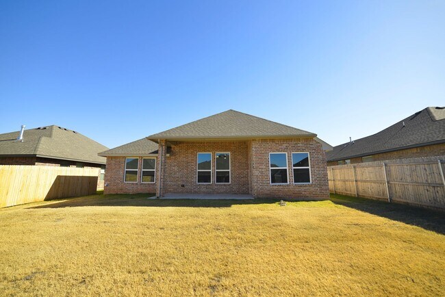 Building Photo - Brand New Home In Washington!
