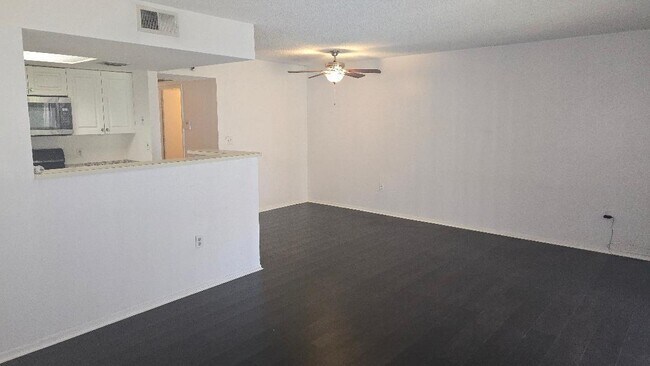 Building Photo - 3194 Coral Lake Ln