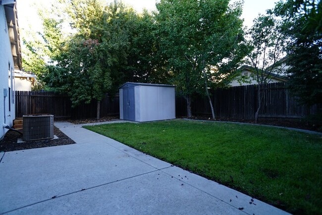 Building Photo - Charming 3 Bedroom Home for Rent in Crocker Ranch  Roseville!