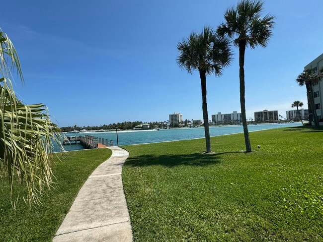 Building Photo - 200 Intracoastal Pl