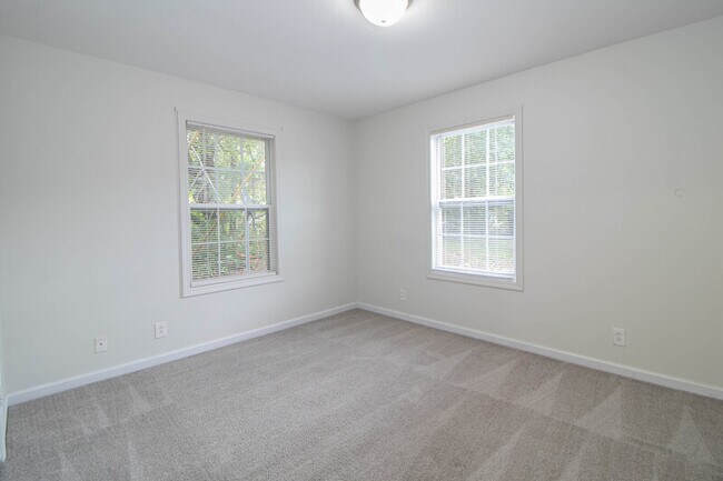Building Photo - 299 Raleigh Dr