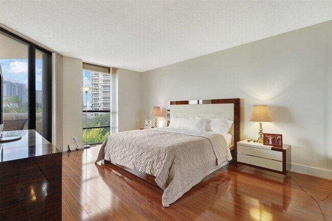 Building Photo - 20191 E Country Club Dr