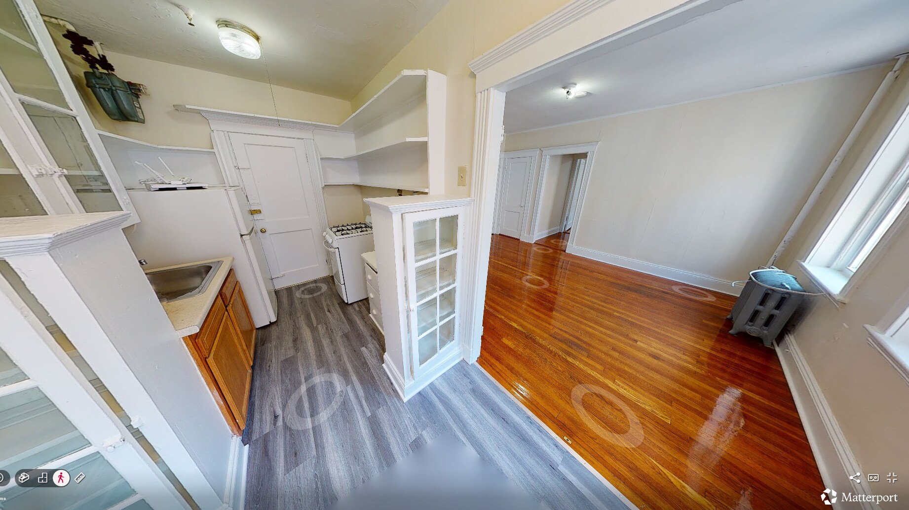 Building Photo - 425 Park Dr