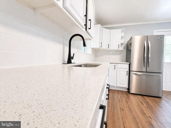 Building Photo - 2609 Lauretta Ave