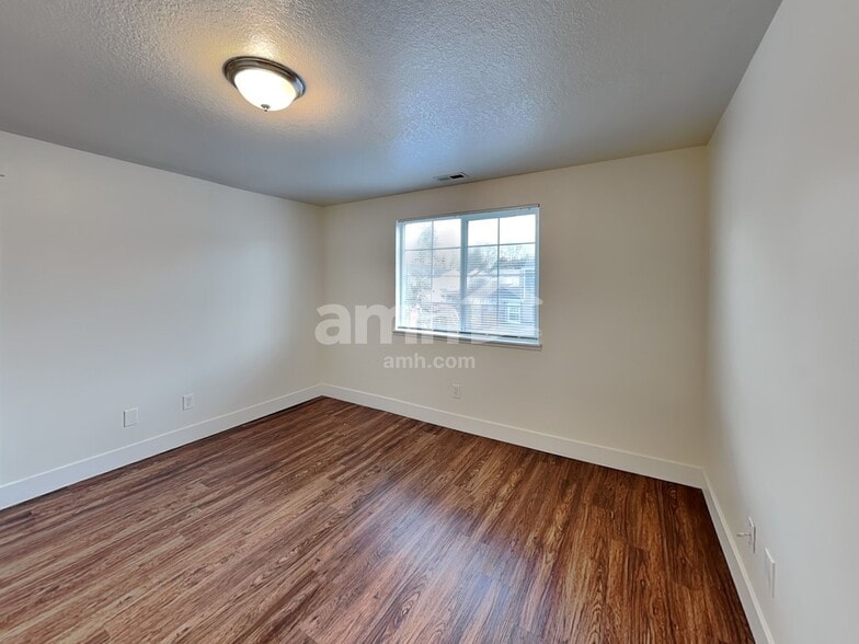 Building Photo - 16986 SW Steele Way