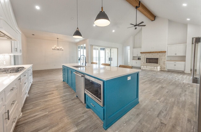 Building Photo - 19108 County Rd 2240