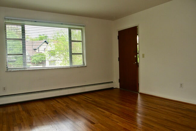 view from kitchen area to front door - 2935 Linwood Ave