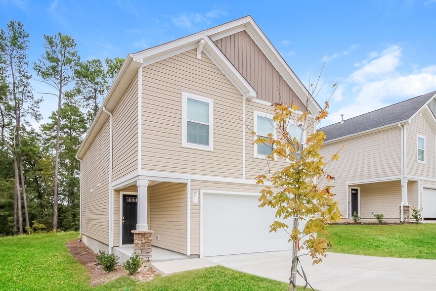 Building Photo - 209 Merry Oak Ln