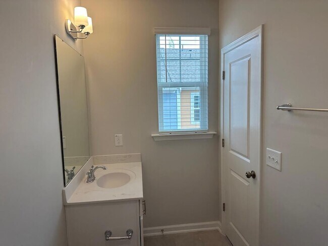 Building Photo - 1106 Harmony Trl