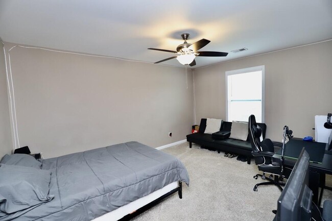 Building Photo - 500 Kittiwake Ln