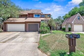 Building Photo - 8113 Baywood Dr