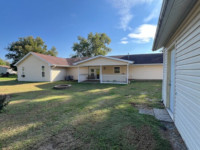 Building Photo - 398 Shady Brook Dr