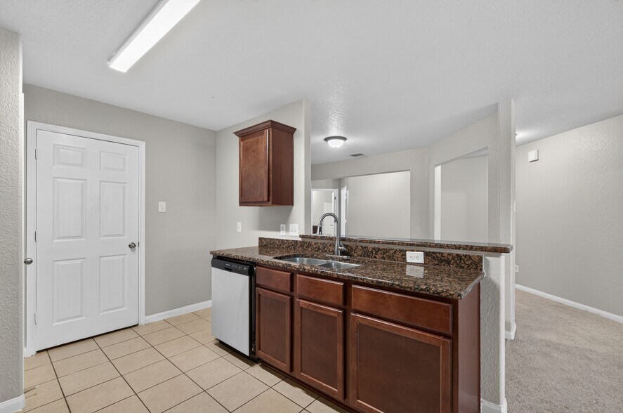 Building Photo - 6531 Luckey Sq