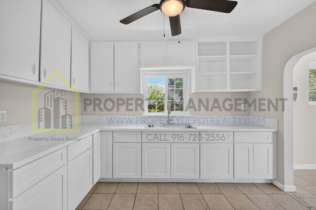 Building Photo - Spacious 3-Bed, 2-Bath Haven in Sacramento