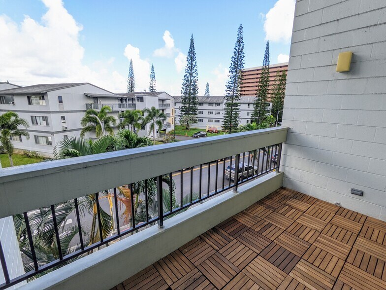 Private Lanai - 46-270 Kahuhipa St