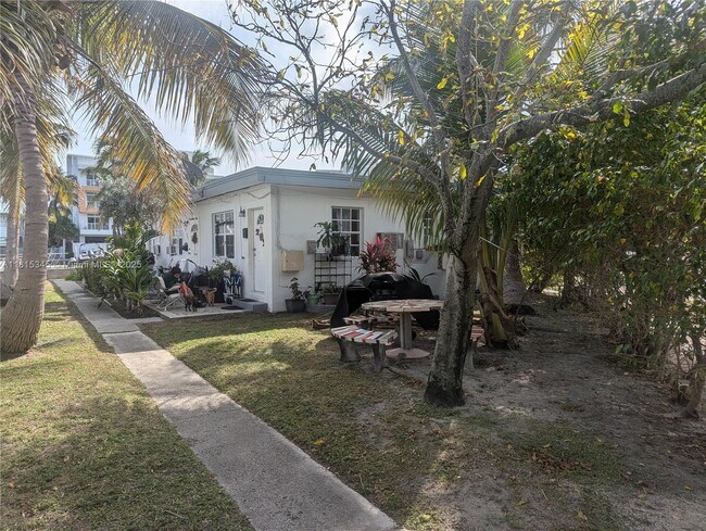 Building Photo - 7753 Hawthorne Ave
