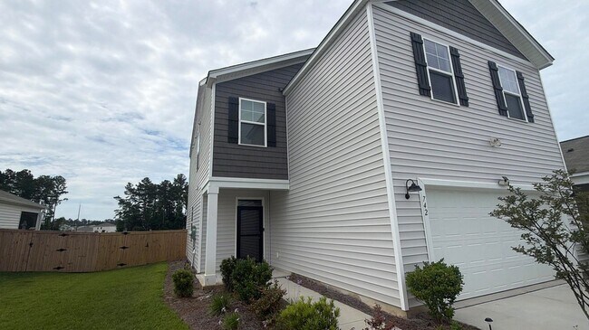 Building Photo - 742 Ladywood Dr