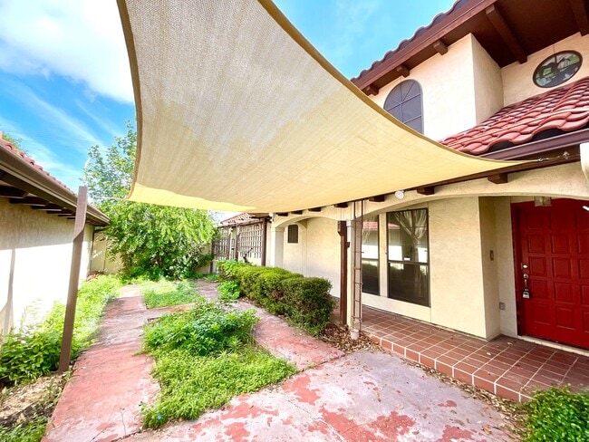 Building Photo - *MOVE IN SPECIAL* 2 Bedroom Garden Style Villa Home In A Prime Location – Near Shopping & Dining!