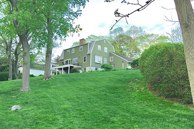 Building Photo - 14 Shoal Point Ln