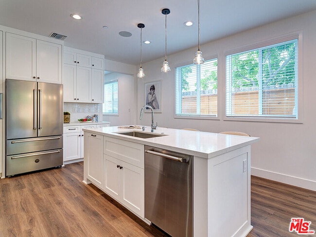 Building Photo - 1278 Meadowbrook Ave