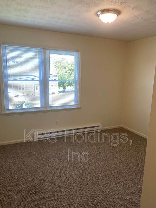 Building Photo - 425 Mill St