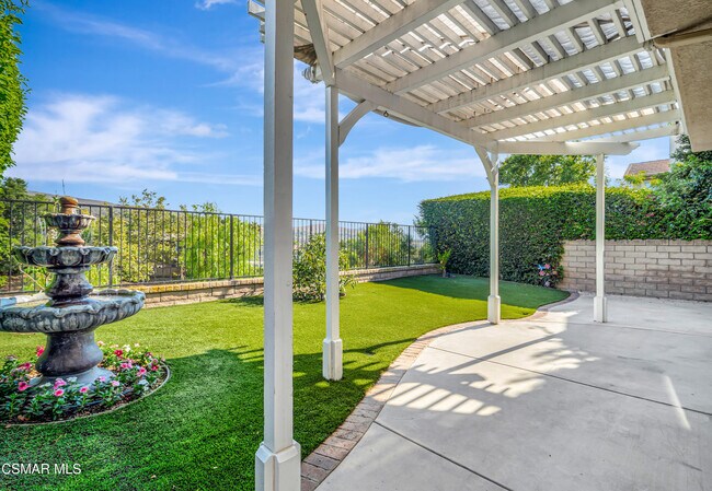 Building Photo - 3044 Ferncrest Pl