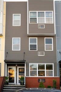 Building Photo - 1146 Essex St