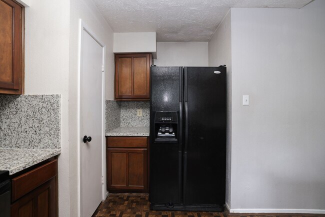 Building Photo - 4623 Whispering Rock Ln