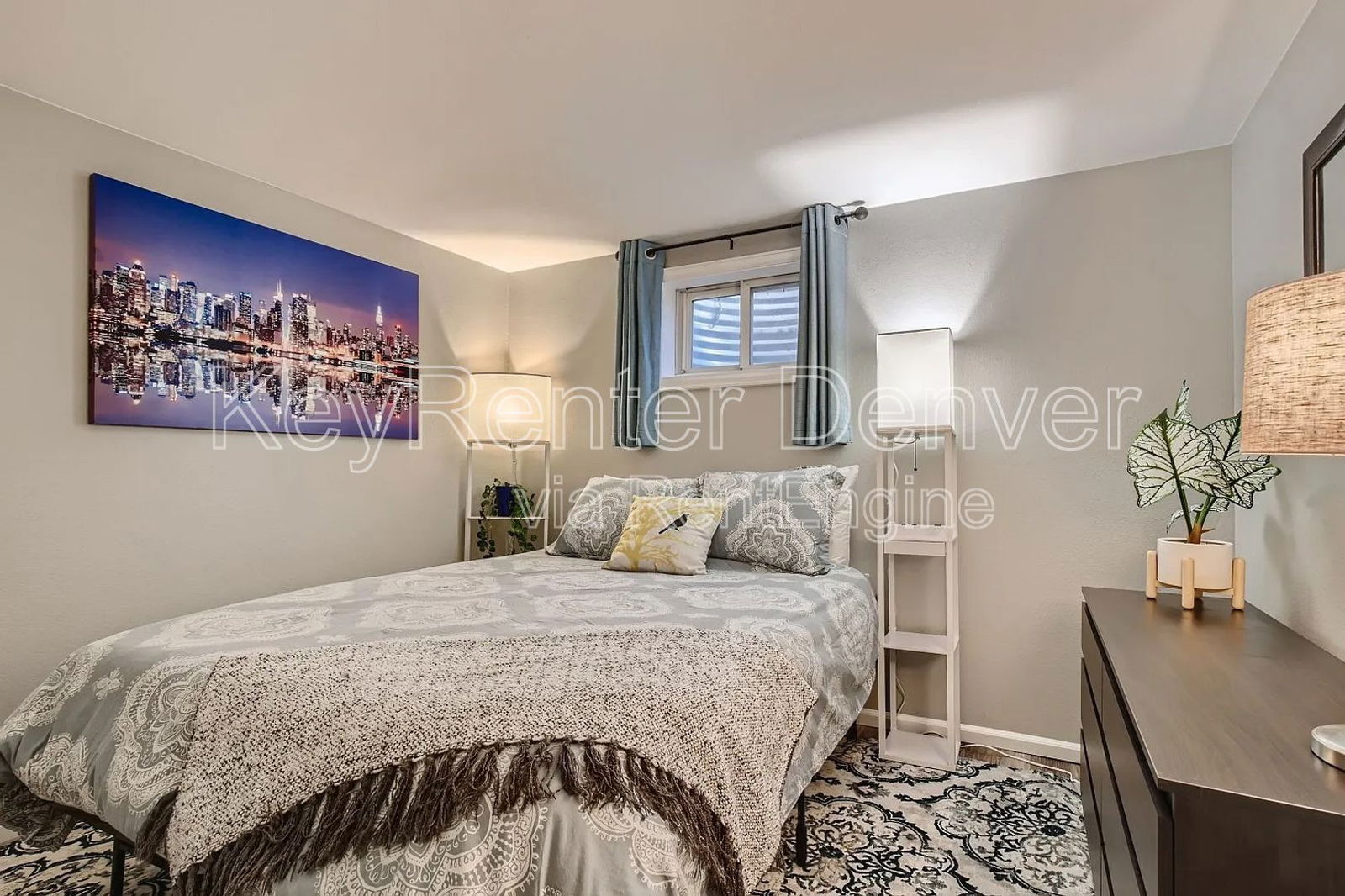 Building Photo - 5327 Independence St