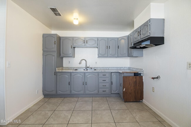 Building Photo - 44210 Fenhold St