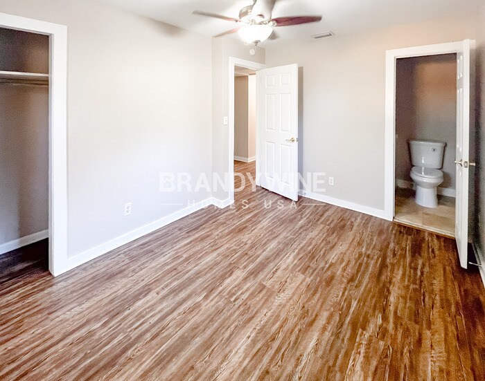 Building Photo - 7227 Stonehurst Rd N