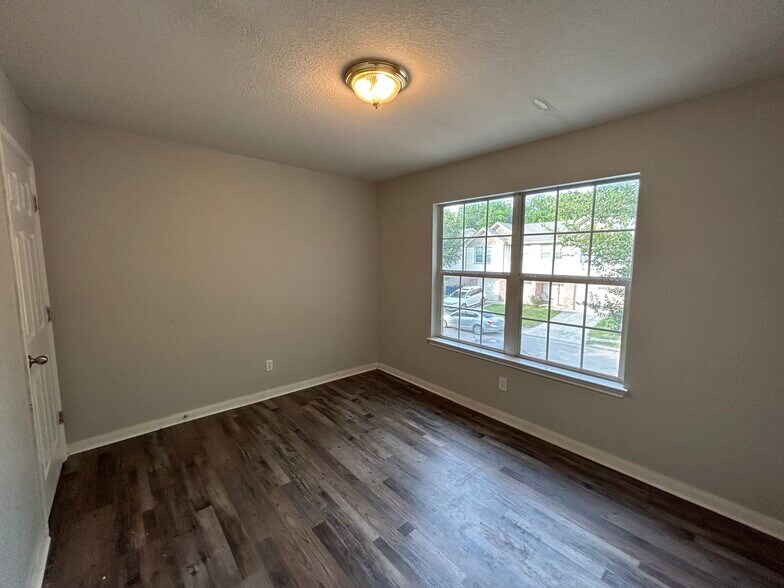 Building Photo - 13613 Woodstone Way