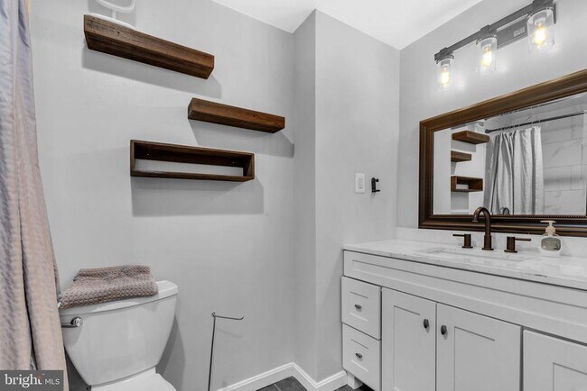 Building Photo - 7113 Latour Ct