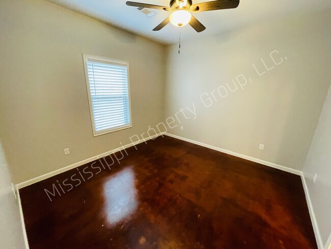 Building Photo - 3BR/3BA For Rent